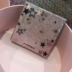 MAC star dipped face compact medium